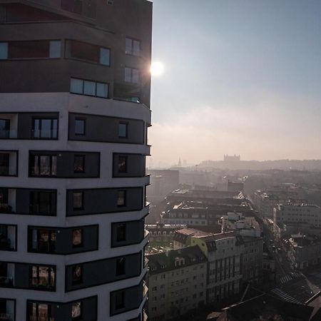Lam Pink - Jacuzzi - Ac - Ps4 Apartman Pozsony Kültér fotó