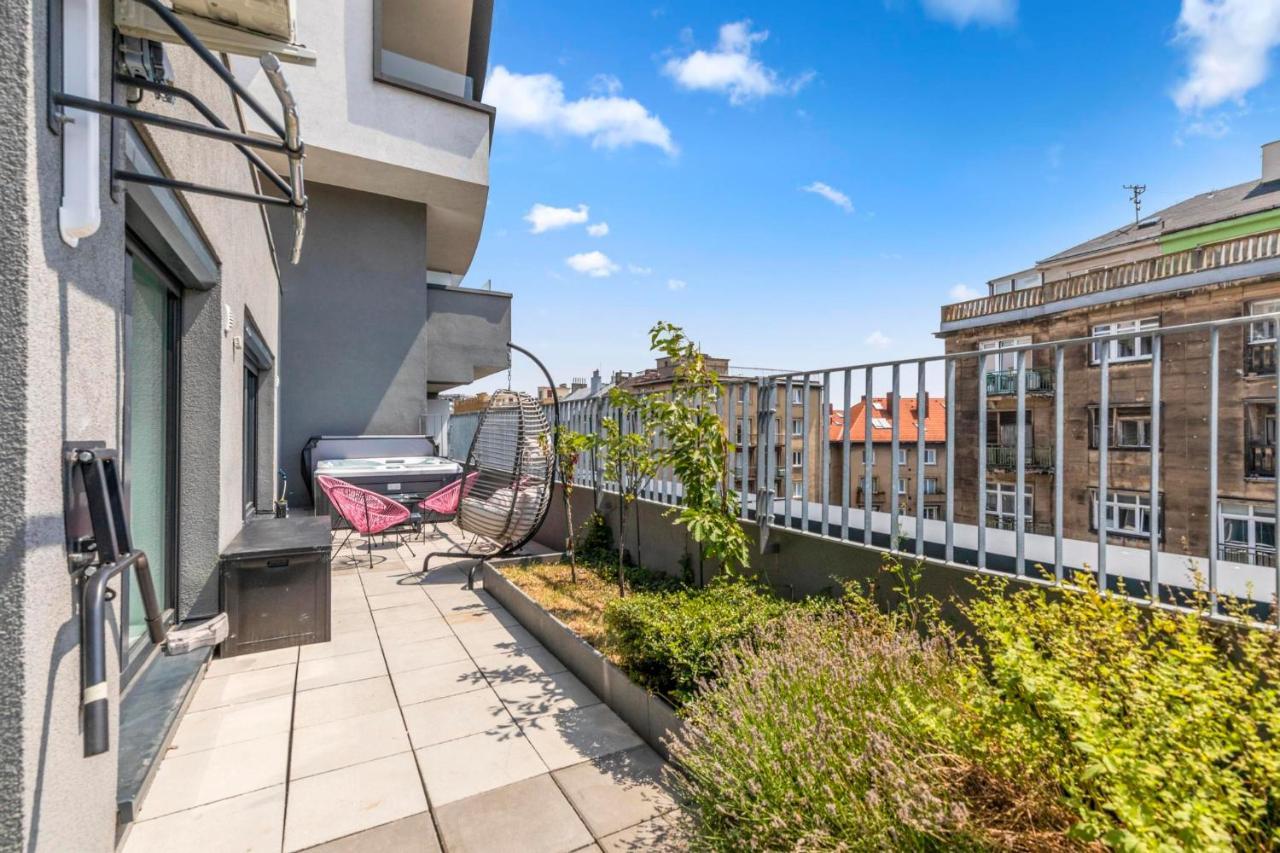 Lam Pink - Jacuzzi - Ac - Ps4 Apartman Pozsony Kültér fotó