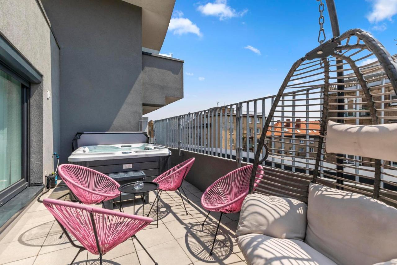 Lam Pink - Jacuzzi - Ac - Ps4 Apartman Pozsony Kültér fotó
