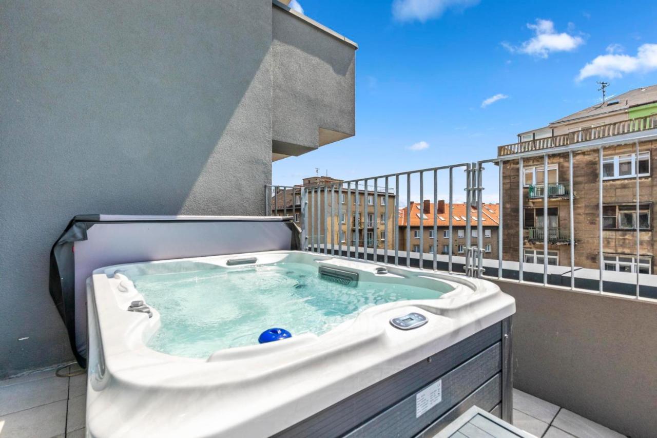 Lam Pink - Jacuzzi - Ac - Ps4 Apartman Pozsony Kültér fotó