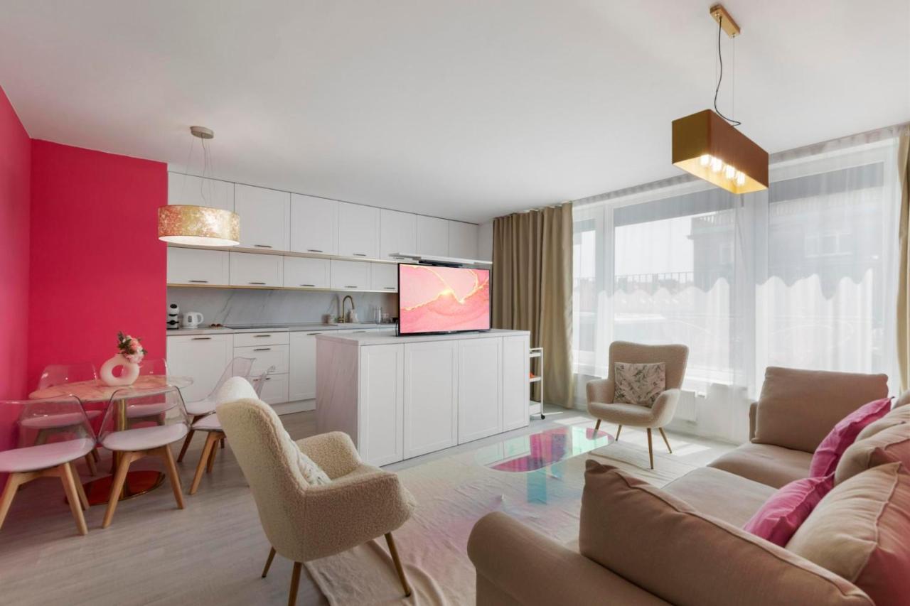 Lam Pink - Jacuzzi - Ac - Ps4 Apartman Pozsony Kültér fotó