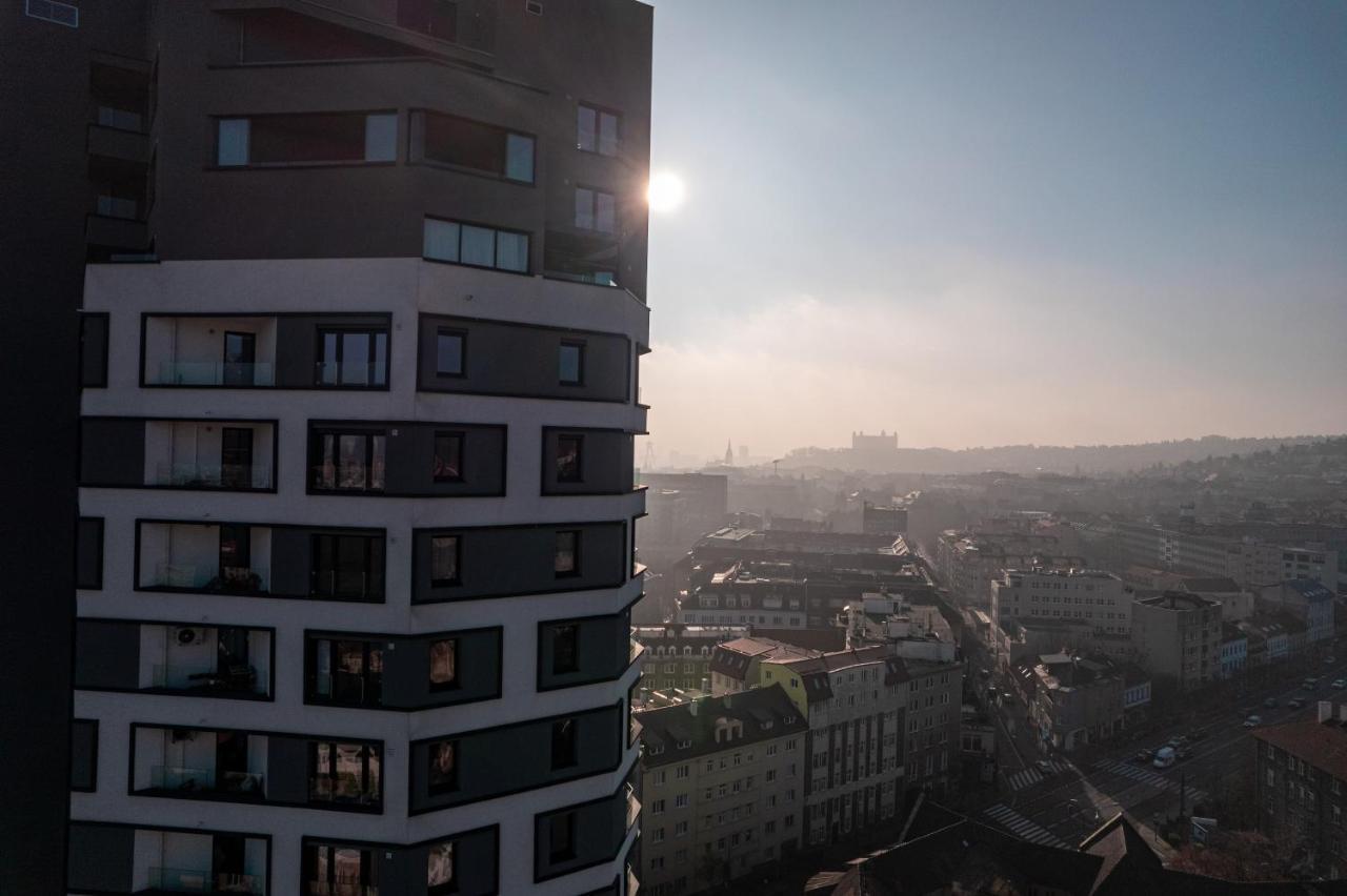 Lam Pink - Jacuzzi - Ac - Ps4 Apartman Pozsony Kültér fotó