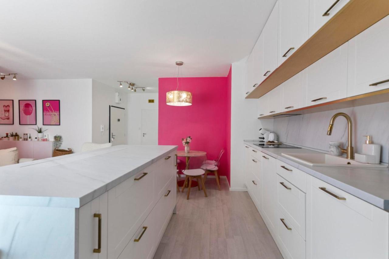 Lam Pink - Jacuzzi - Ac - Ps4 Apartman Pozsony Kültér fotó