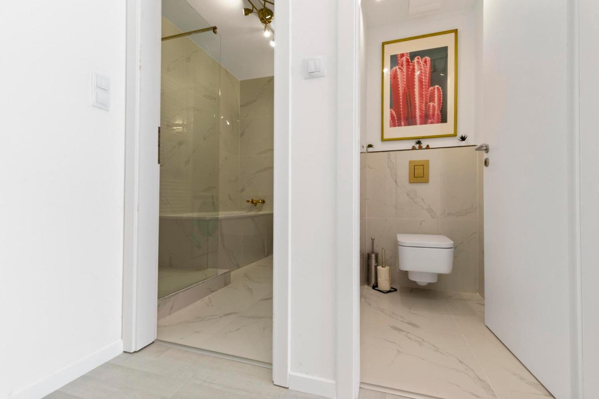 Lam Pink - Jacuzzi - Ac - Ps4 Apartman Pozsony Kültér fotó