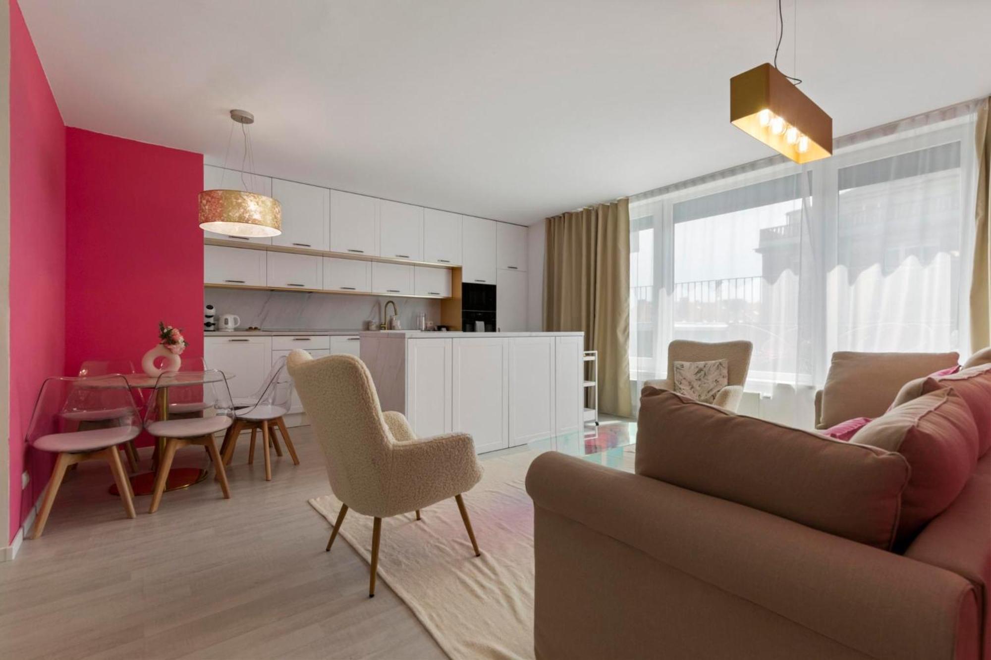 Lam Pink - Jacuzzi - Ac - Ps4 Apartman Pozsony Kültér fotó